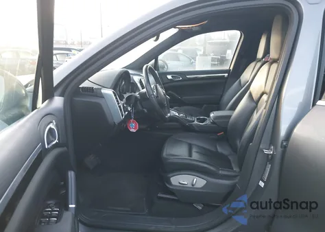 2013 Porsche Cayenne z USA, uszkodzony, nr VIN WP1AA2A20DLA03366